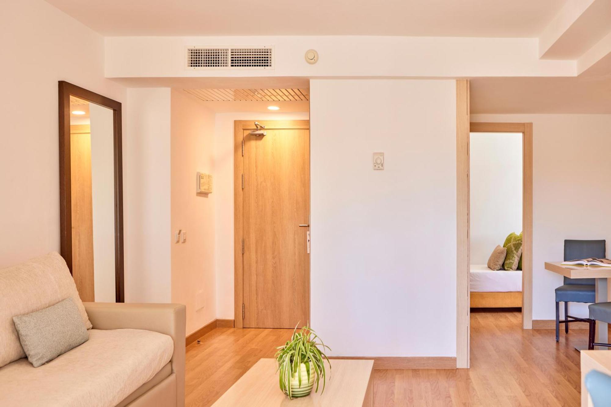 Aparthotel Zafiro Bahia à Playa de Muro  Extérieur photo
