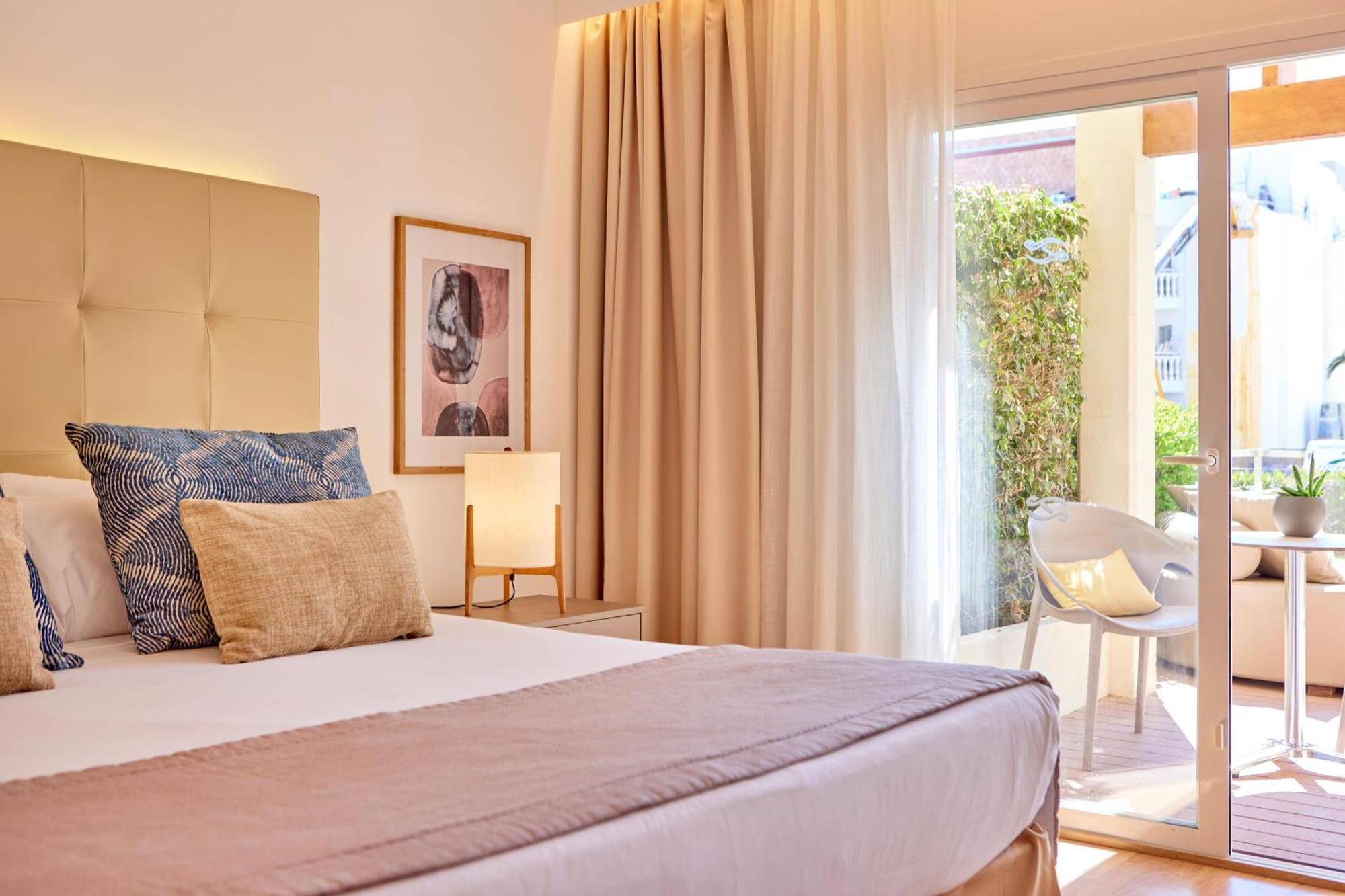 Aparthotel Zafiro Bahia à Playa de Muro  Extérieur photo