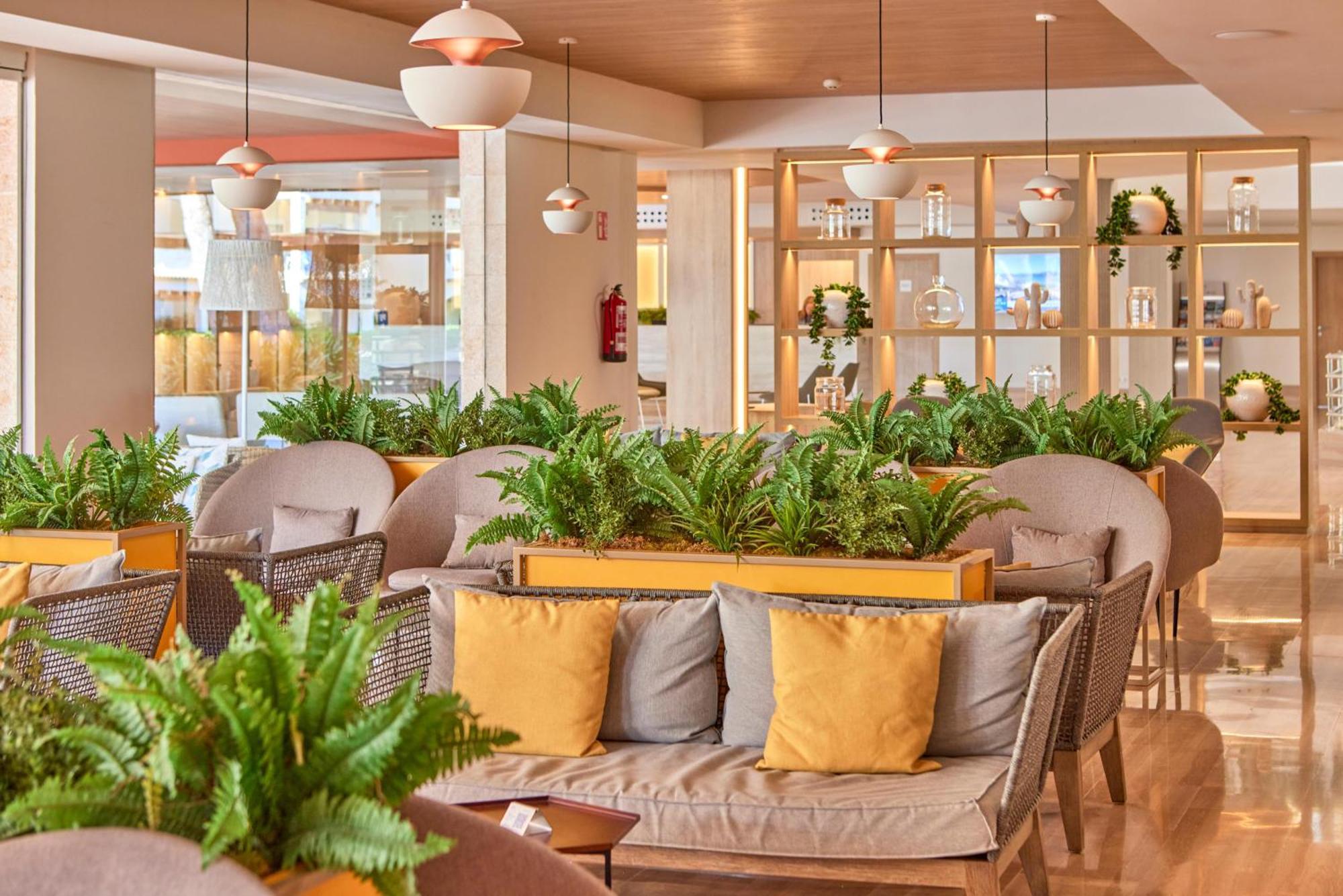 Aparthotel Zafiro Bahia à Playa de Muro  Extérieur photo