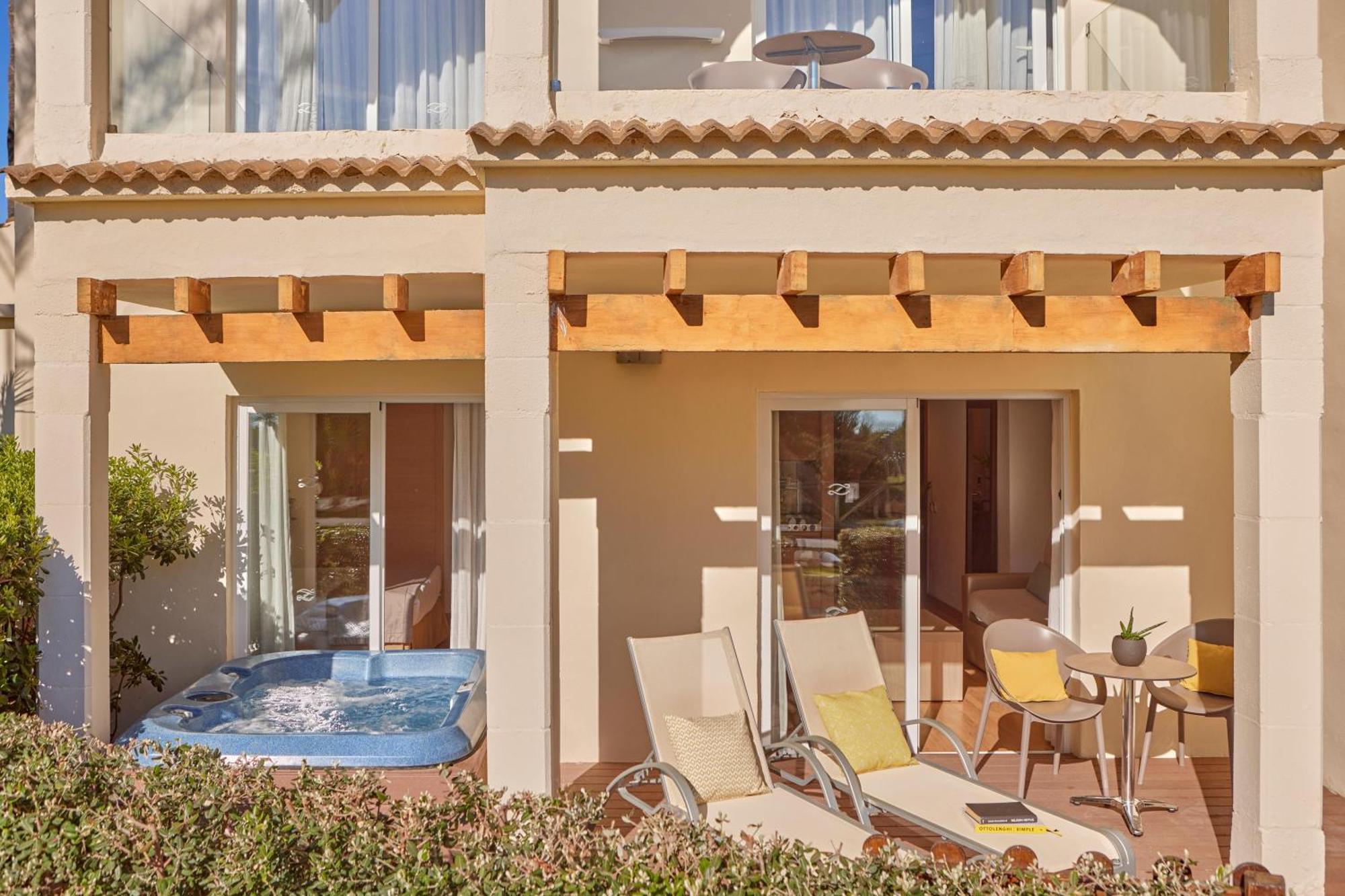Aparthotel Zafiro Bahia à Playa de Muro  Extérieur photo