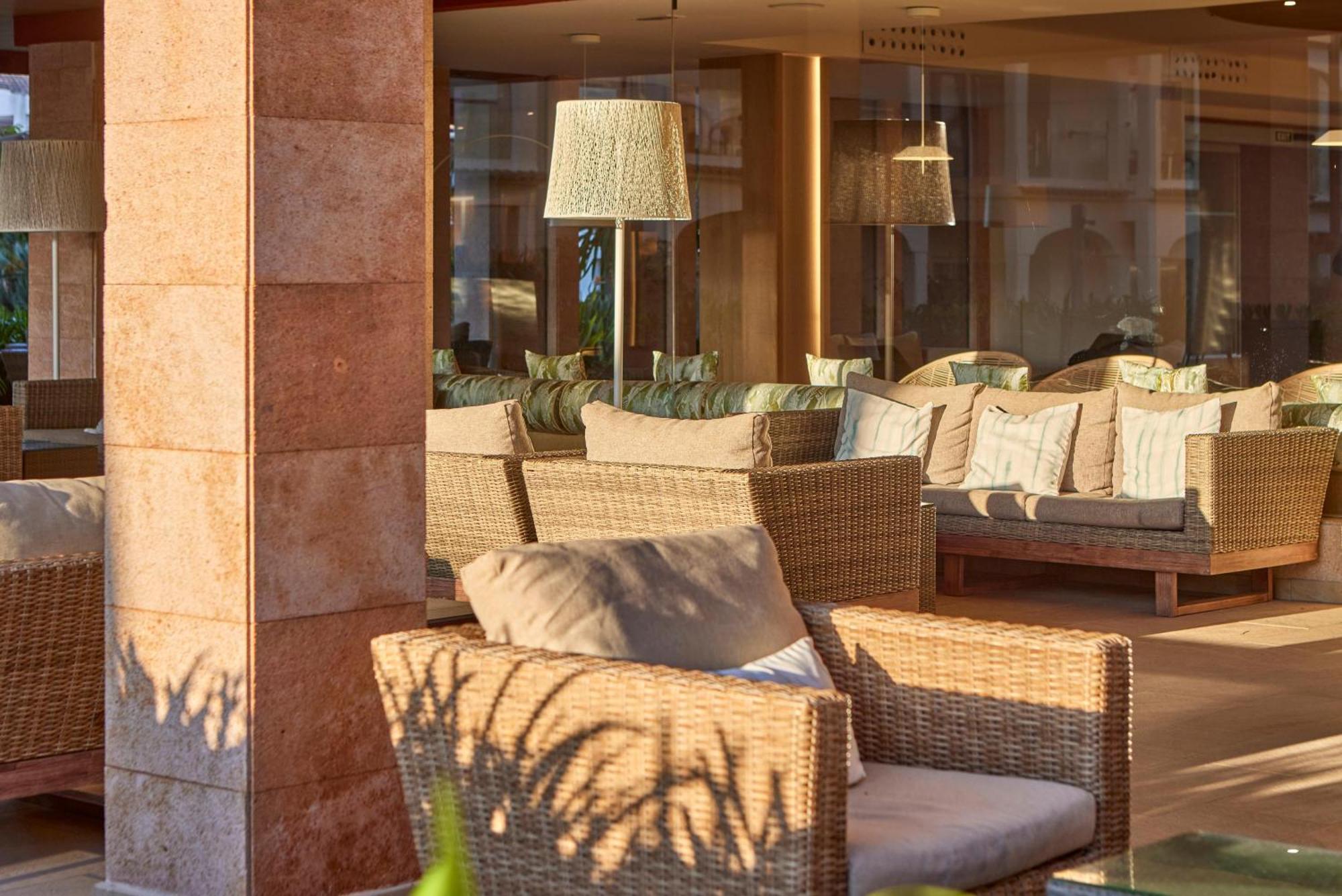 Aparthotel Zafiro Bahia à Playa de Muro  Extérieur photo